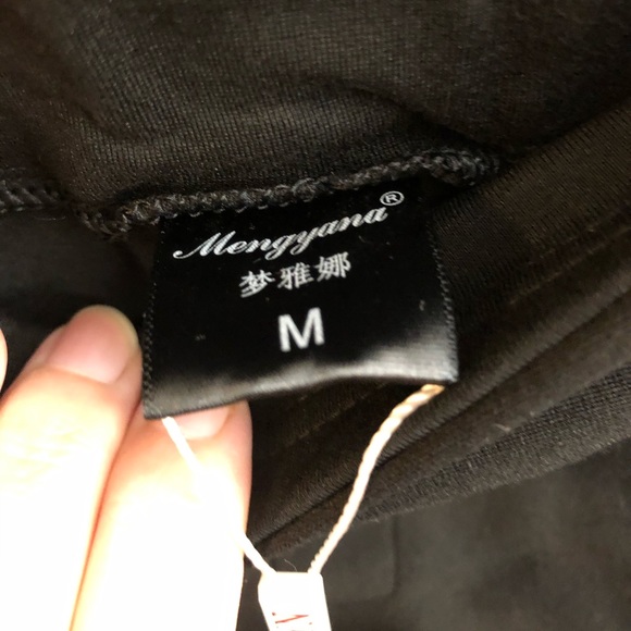 NWT women’s leggings w/ detail work bottom - Picture 8 of 9